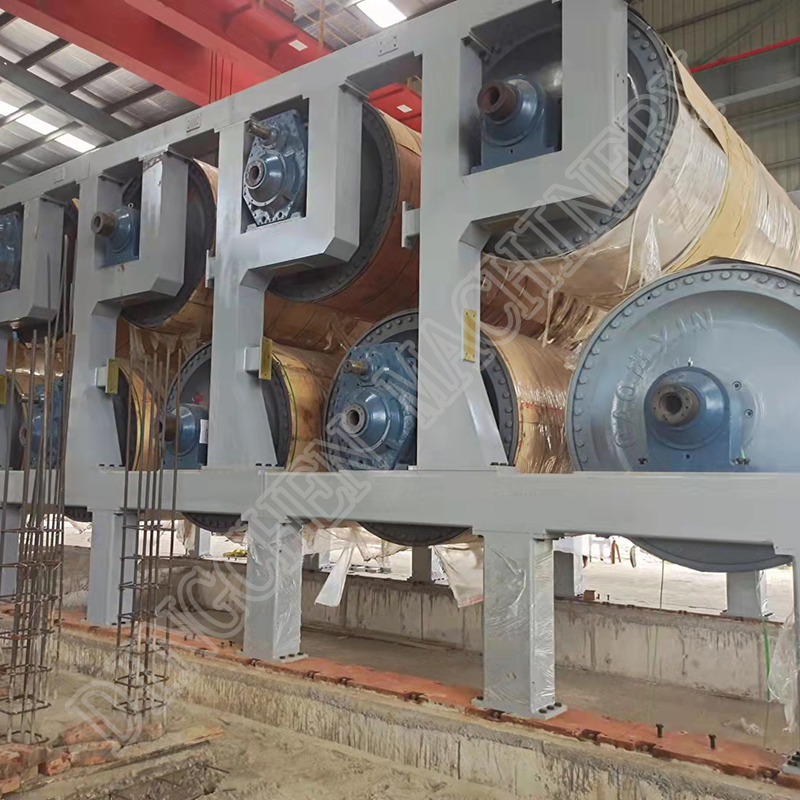Stroj na výrobu krycieho papiera 4200 mm 200TPD s trojitým drôtom kraft v Bangladéši (8)