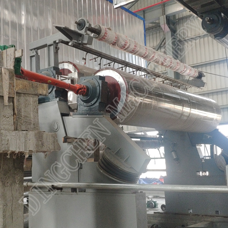 Máquina para fazer papel de revestimento de teste kraft de fio triplo 4200 mm 200TPD em Bangladesh (4)