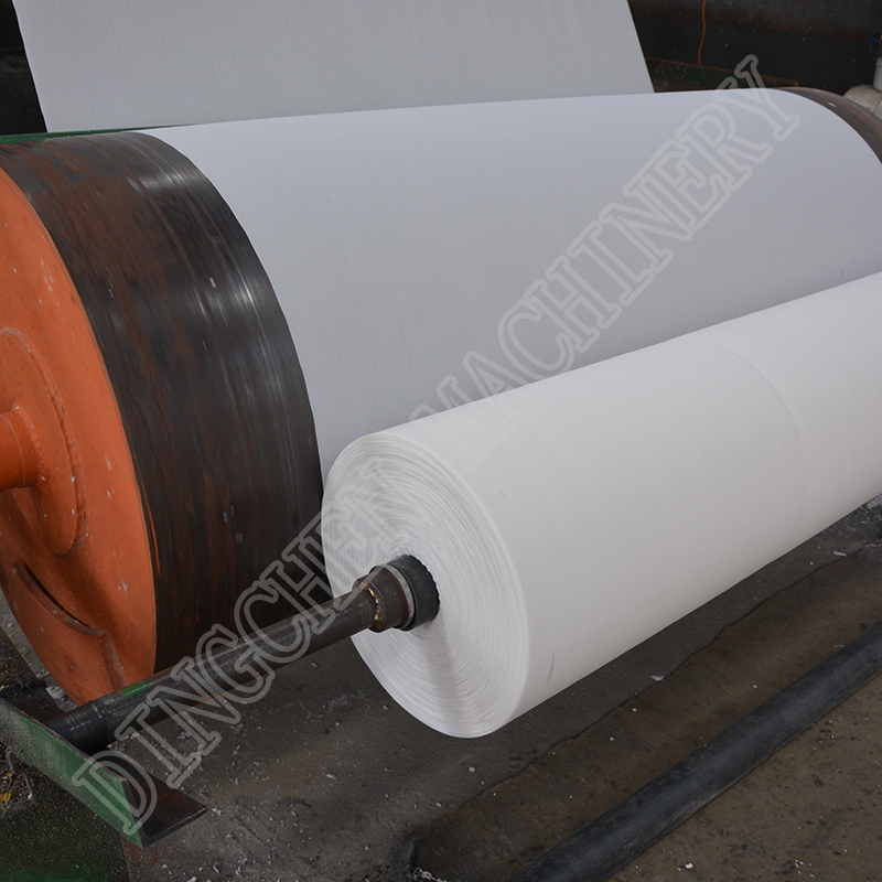 Stroj za izdelavo toaletnega papirja s cilindričnim kalupom (1)